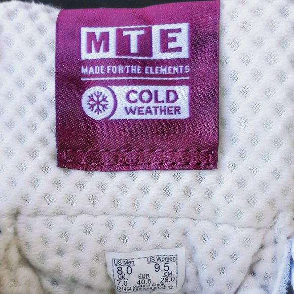 Vans HP 🎃😈// NWT Mid Snow MTE Boot in Marshmallow/Burgundy - Picture 12 of 15